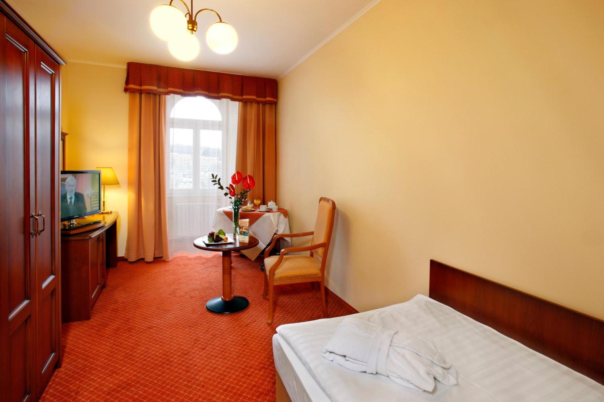 Ensana Centralni Lazne - Maria Spa マリアーンスケー・ラーズニェ 部屋 写真